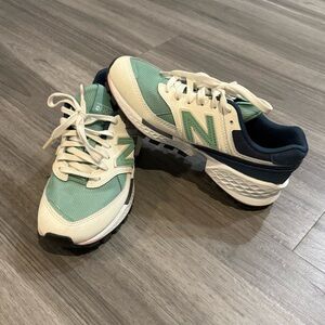 Women’s FIGS x New Balance 574s Jade Harbor Size 6